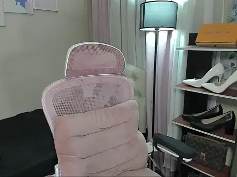 BigUncutCockRhein online show from October 10, 2025, 7:04 pm