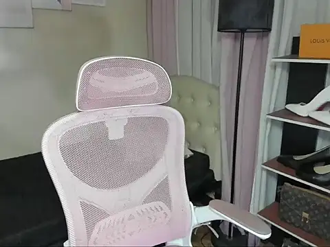 BigUncutCockRhein online show from October 12, 2025, 8:32 pm