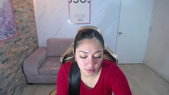 Snapshot of Ivony18_b chatting on September 18, 2025, 3:20 am Ivony18 b online show from September 18, 2025, 3:20 am