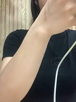 Snapshot of Tieuvi_18 chatting on October 21, 2025, 5:40 am Tieuvi 18 online show from October 21, 2025, 5:40 am