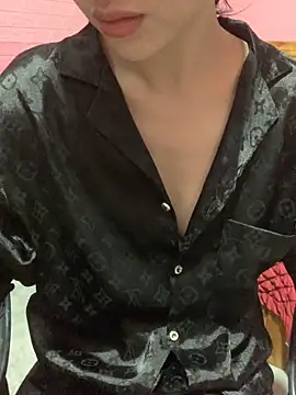 Snapshot of Tieuvi_18 chatting on October 23, 2025, 11:25 pm Tieuvi 18 online show from October 23, 2025, 11:25 pm