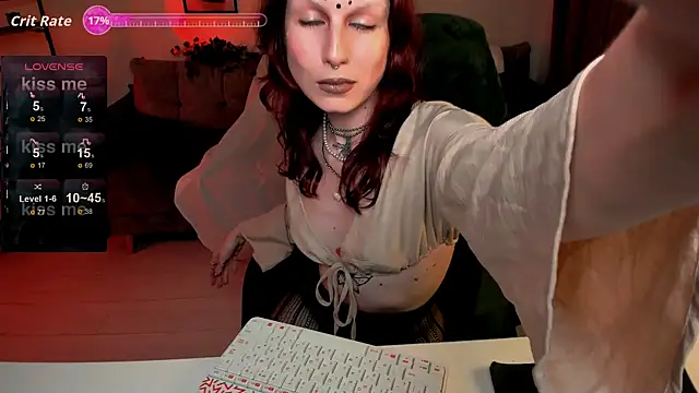 Snapshot of effie_mirelll chatting on November 4, 2025, 3:38 pm effie mirelll online show from November 4, 2025, 3:38 pm