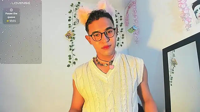 cute sammy 1 online show from September 26, 2025, 12:01 pm