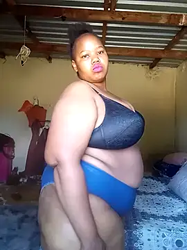 Curvycandy95 online show from October 5, 2025, 7:54 am