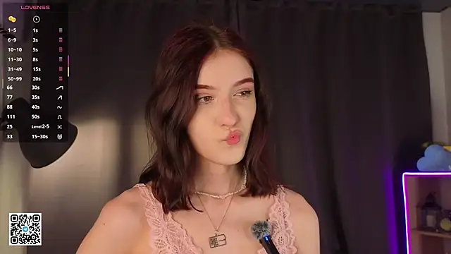 Snapshot of BelindaParbs chatting on October 15, 2025, 6:05 pm BelindaParbs online show from October 15, 2025, 6:05 pm