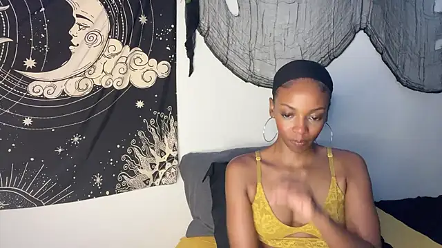 Trixie luv1 online show from November 19, 2025, 2:39 pm