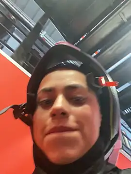 Snapshot of AlannaEvons chatting on October 21, 2025, 8:19 pm AlannaEvons online show from October 21, 2025, 8:19 pm