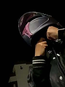 AlannaEvons online show from November 8, 2025, 7:01 am