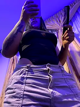 Snapshot of AlannaEvons chatting on October 10, 2025, 11:05 pm AlannaEvons online show from October 10, 2025, 11:05 pm