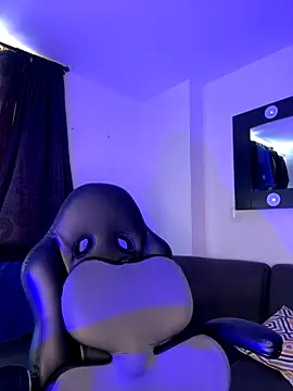 AlannaEvons online show from November 30, 2025, 2:51 pm