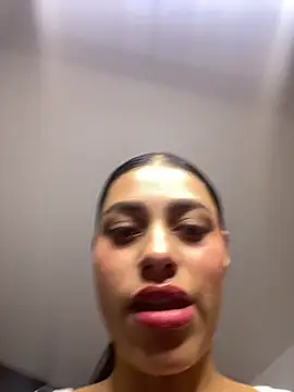 Snapshot of AlannaEvons chatting on October 15, 2025, 12:53 am AlannaEvons online show from October 15, 2025, 12:53 am