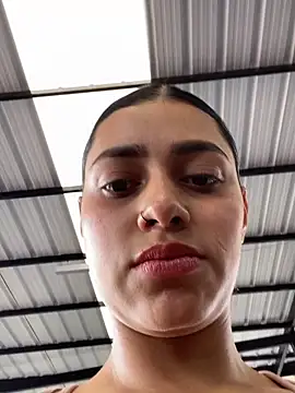 Snapshot of AlannaEvons chatting on October 6, 2025, 5:35 pm AlannaEvons online show from October 6, 2025, 5:35 pm