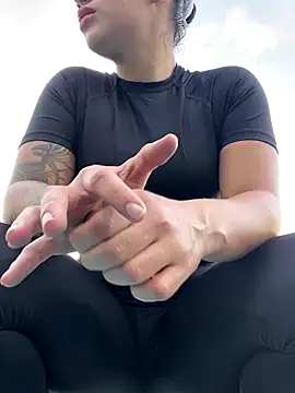 Snapshot of AlannaEvons chatting on September 23, 2025, 10:17 pm AlannaEvons online show from September 23, 2025, 10:17 pm