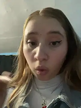 mia skys online show from January 9, 2026, 3:46 am