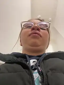 Snapshot of mia_skys chatting on February 10, 2026, 11:20 am mia skys online show from February 10, 2026, 11:20 am