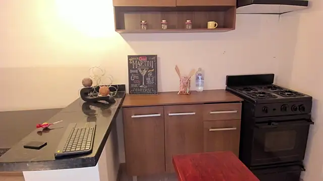 IssisSmith online show from September 27, 2025, 7:53 pm