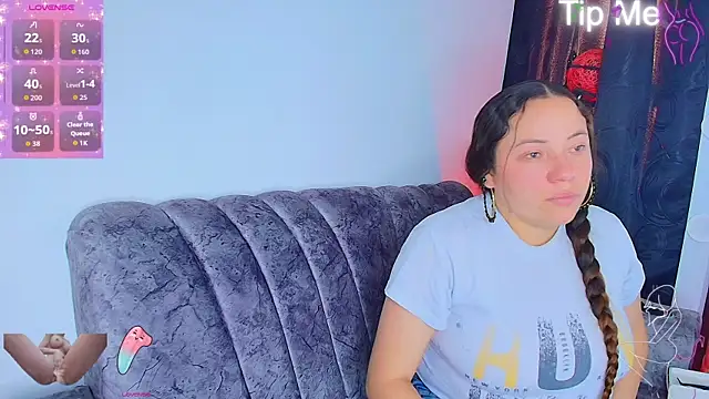  honey12 online show from October 22, 2025, 1:32 pm