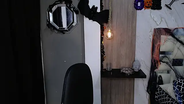 Snapshot of honeymoon_12 chatting on October 25, 2025, 6:01 am honeymoon 12 online show from October 25, 2025, 6:01 am