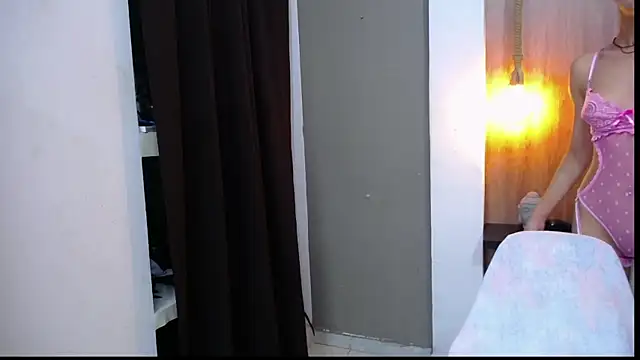 Snapshot of honeymoon_12 chatting on September 23, 2025, 3:24 am honeymoon 12 online show from September 23, 2025, 3:24 am