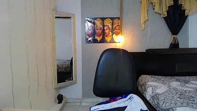 Snapshot of honeymoon_12 chatting on October 5, 2025, 4:03 am honeymoon 12 online show from October 5, 2025, 4:03 am