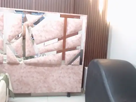 Snapshot of sabrina_roosa chatting on October 17, 2025, 11:23 am sabrina roosa online show from October 17, 2025, 11:23 am