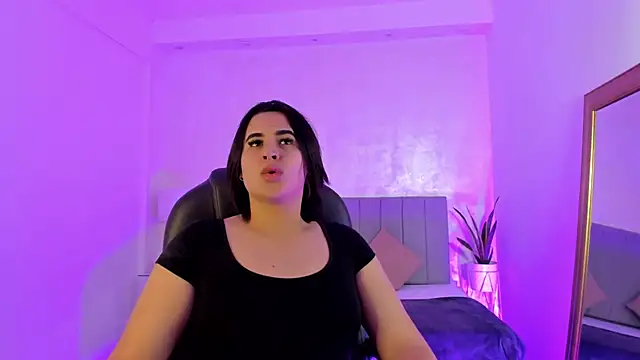 Snapshot of kendall_roous chatting on October 10, 2025, 9:37 pm kendall roous online show from October 10, 2025, 9:37 pm