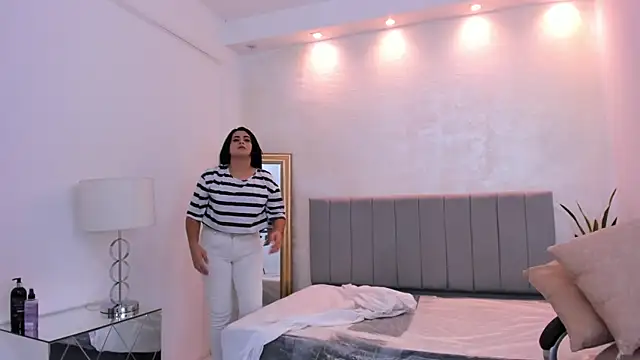 Snapshot of kendall_roous chatting on September 17, 2025, 7:27 pm kendall roous online show from September 17, 2025, 7:27 pm