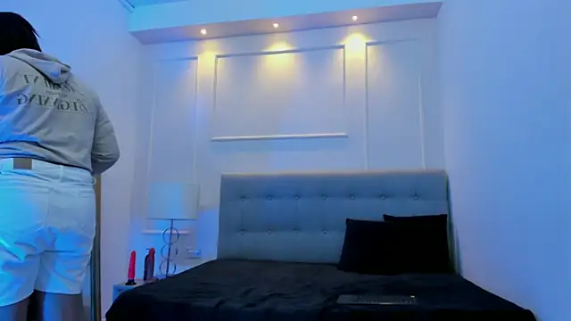 Snapshot of kendall_roous chatting on October 28, 2025, 3:18 am kendall roous online show from October 28, 2025, 3:18 am