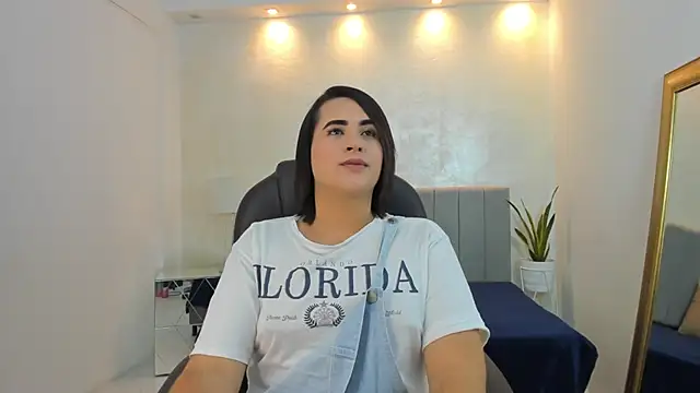 Snapshot of kendall_roous chatting on September 29, 2025, 7:41 pm kendall roous online show from September 29, 2025, 7:41 pm