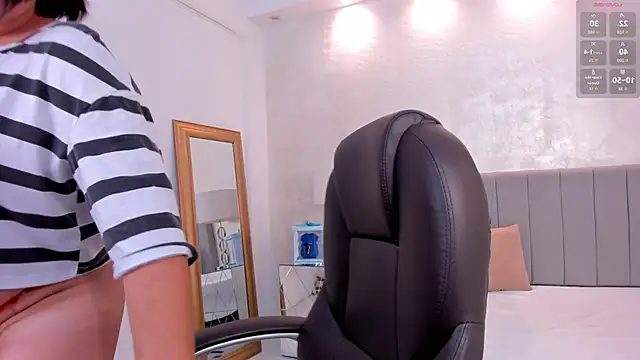 Snapshot of kendall_roous chatting on September 12, 2025, 8:30 pm kendall roous online show from September 12, 2025, 8:30 pm