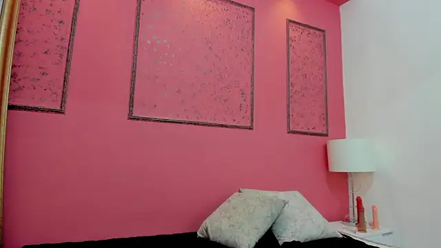 Snapshot of kendall_roous chatting on September 13, 2025, 8:36 am kendall roous online show from September 13, 2025, 8:36 am