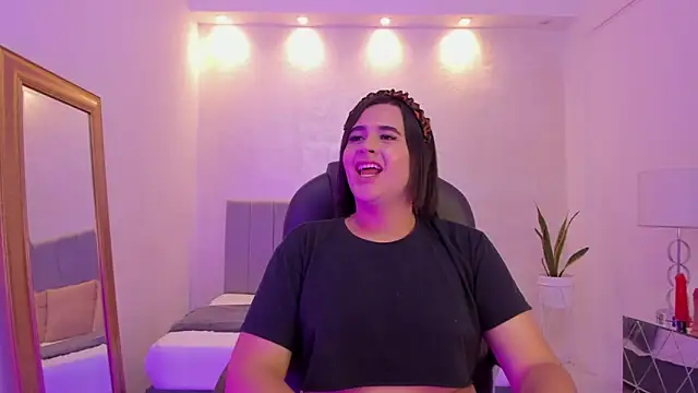 Snapshot of kendall_roous chatting on October 17, 2025, 8:54 pm kendall roous online show from October 17, 2025, 8:54 pm