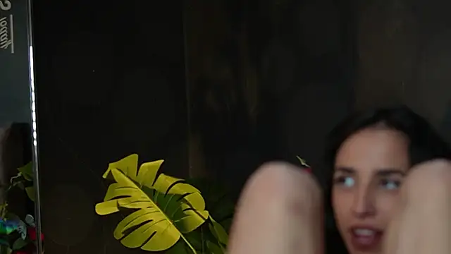 Snapshot of MelanyViper chatting on October 3, 2025, 10:22 pm MelanyViper online show from October 3, 2025, 10:22 pm