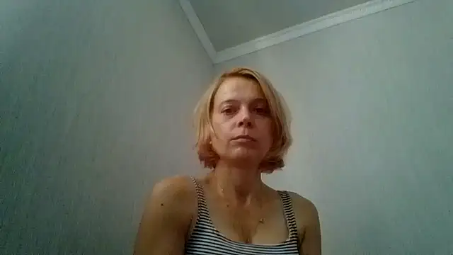 LiluXRose online show from September 10, 2025, 9:41 am