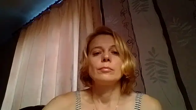 Snapshot of LiluXRose chatting on September 29, 2025, 10:54 am LiluXRose online show from September 29, 2025, 10:54 am