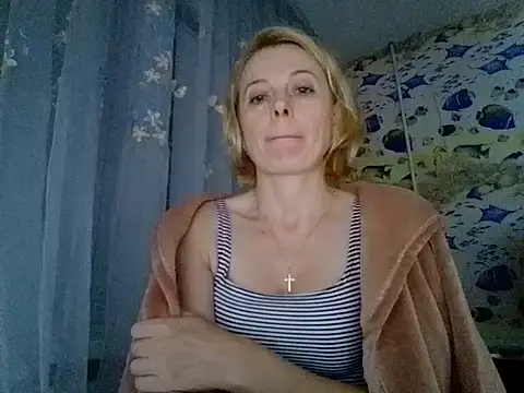 Snapshot of LiluXRose chatting on September 18, 2025, 8:45 pm LiluXRose online show from September 18, 2025, 8:45 pm