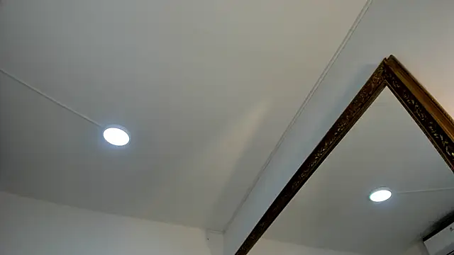 AnnieVegga online show from October 21, 2025, 3:11 pm