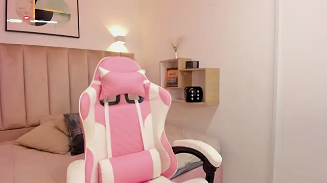 Snapshot of Ariel_Wattson chatting on September 15, 2025, 7:36 pm Ariel Wattson online show from September 15, 2025, 7:36 pm