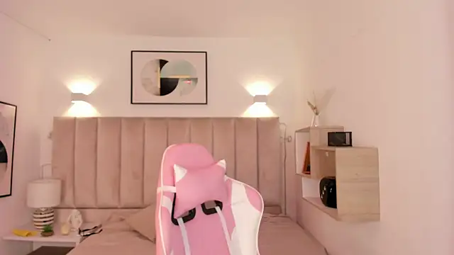 Snapshot of Ariel_Wattson chatting on September 19, 2025, 7:51 pm Ariel Wattson online show from September 19, 2025, 7:51 pm