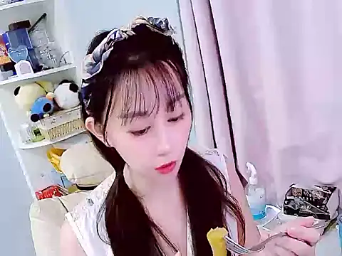 CatLovesapple online show from September 9, 2025, 9:30 am
