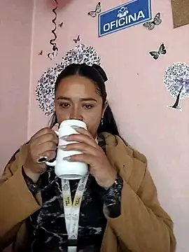 -Mia1 online show from September 22, 2025, 2:56 pm