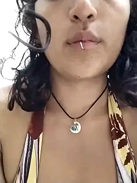 Snapshot of luna_love_xoxo chatting on October 5, 2025, 5:58 pm luna love xoxo online show from October 5, 2025, 5:58 pm