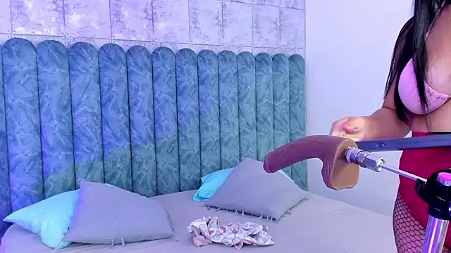 Snapshot of Victoriia_Queen chatting on September 26, 2025, 6:59 pm Victoriia Queen online show from September 26, 2025, 6:59 pm