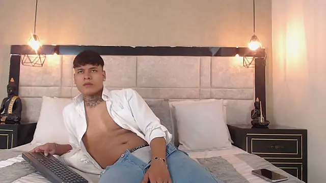 JacksonLivess online show from September 11, 2025, 12:16 pm