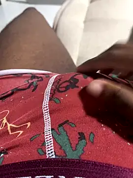 negaobr00 online show from November 8, 2025, 10:24 pm