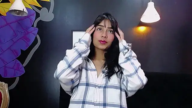 Hott Molly online show from September 16, 2025, 8:32 pm