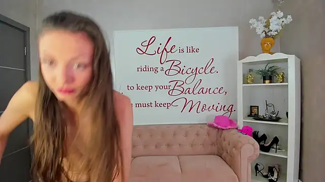 Snapshot of ReynaTheVixen chatting on September 28, 2025, 4:25 pm ReynaTheVixen online show from September 28, 2025, 4:25 pm