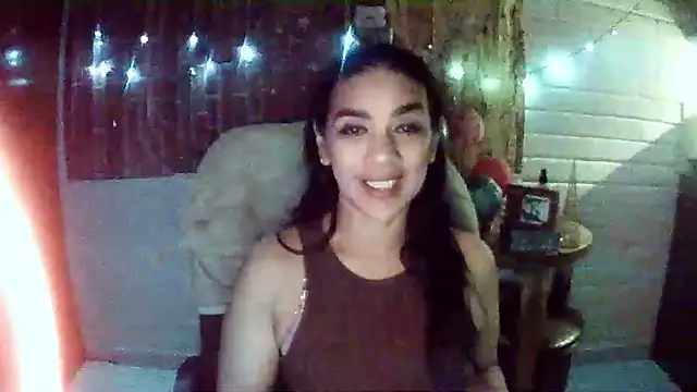 MiiaVelasquez online show from December 19, 2025, 4:27 am