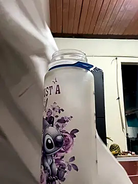 Snapshot of CoraVibes chatting on October 18, 2025, 11:45 am CoraVibes online show from October 18, 2025, 11:45 am