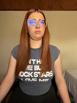 CoraVibes online show from November 19, 2025, 11:54 am